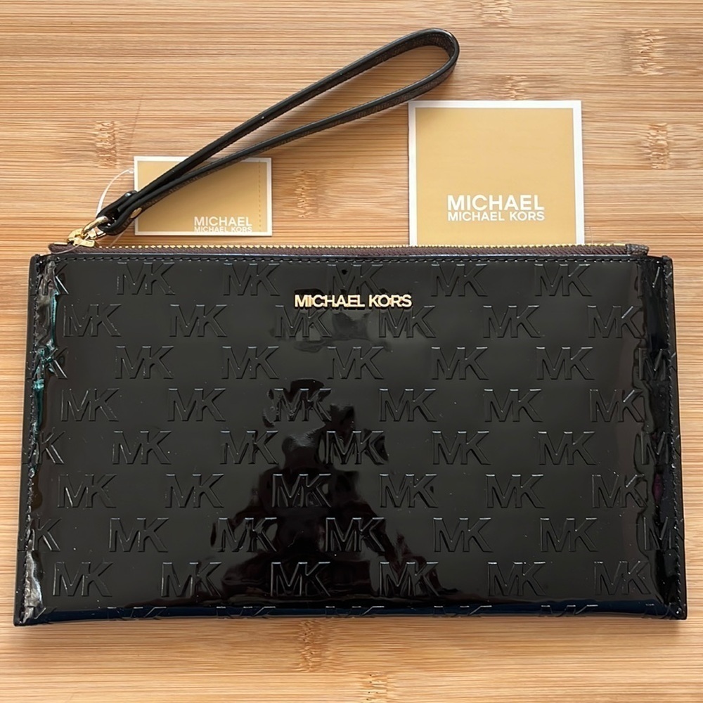 Brand New Michael Kors Patent Leather Embossed Black Large Zip Clutch Wristlet - Picture 2 of 16